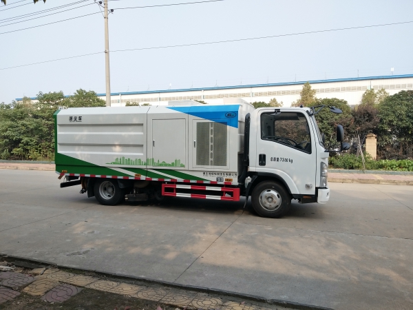 神綠通牌SLV5070TXCQ型吸塵車（中型車）