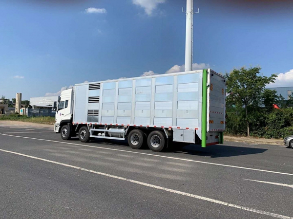 神綠SLV5310CCQD6畜禽運輸車（9.6米）