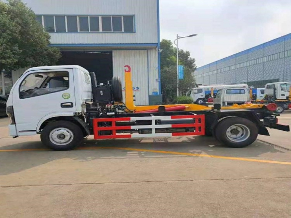 SLV5070ZXXE車(chē)廂可卸垃圾車(chē)（5方勾臂車(chē)）