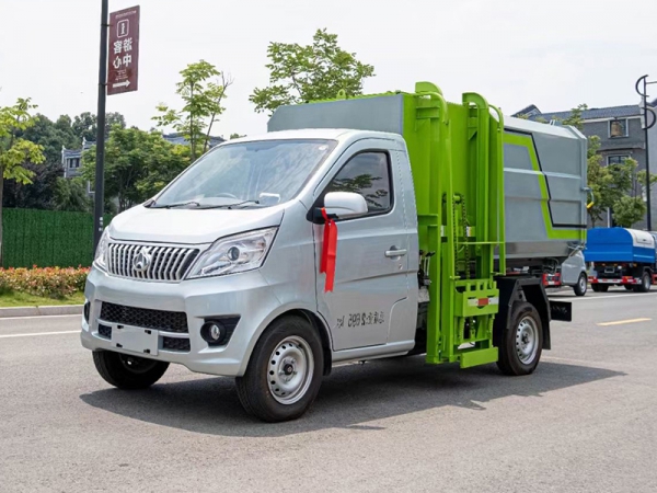 長安3方掛桶垃圾車