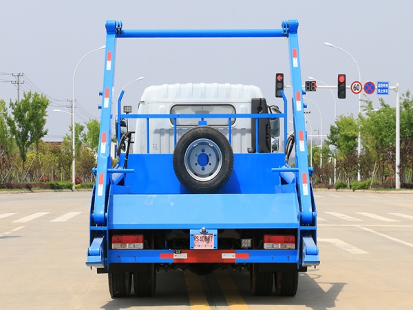東風(fēng)大多利卡8方擺臂垃圾車