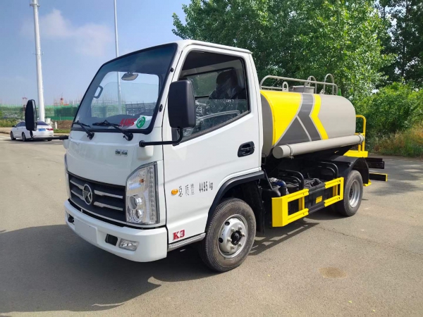 凱馬2.5噸灑水車