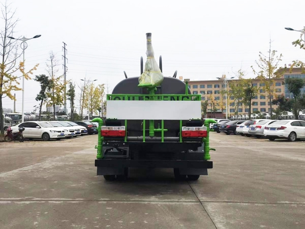 東風(fēng)途逸藍(lán)牌3噸灑水車