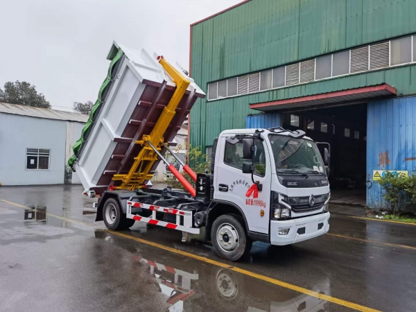東風大多利卡7-8方勾臂垃圾車