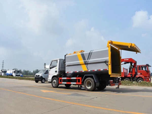  國六7方 藍牌東風(fēng)D6 側(cè)裝壓縮垃圾車