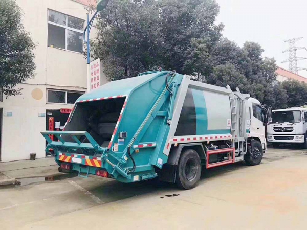 東風天錦分撿垃圾車