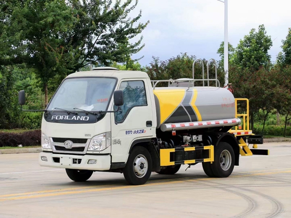 福田時(shí)代2.5噸灑水車(chē)