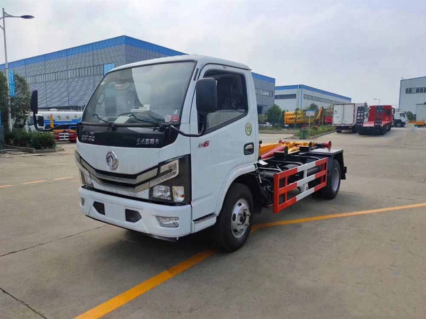 東風D6 勾臂垃圾車（5方）
