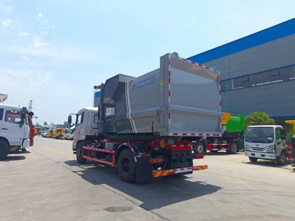 東風(fēng)天錦12方勾臂套臂垃圾車