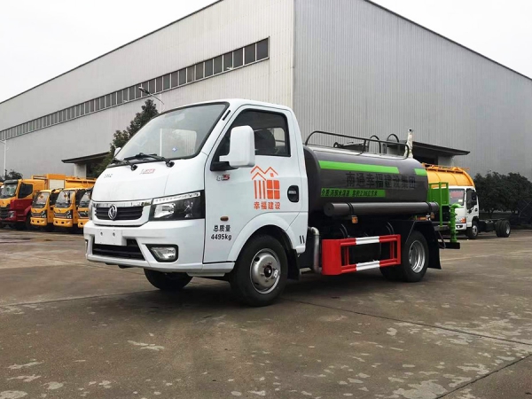 東風(fēng)途逸藍(lán)牌3噸灑水車