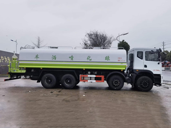 東風(fēng)華神前四后八25噸灑水車(chē)