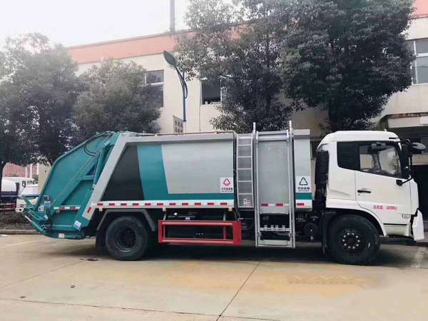 東風天錦分撿垃圾車