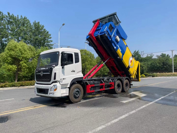 東風天龍后雙橋18方勾臂套臂垃圾車