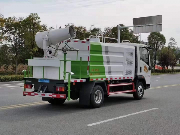重汽豪曼藍牌抑塵車